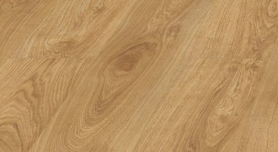 Prekės nuotrauka Laminuota grindų danga 8VQ Volo 1380*191*8mm: Spalva-4576 Vieverio ąžuolas(Lark oak); Atsp.klasė-AC5/33;Pav. strukt.-3D; Užraktas-AP(Aqua perl); Grioveliai-V4; Rašt.tipas-1 juosta IŠPARDUOTA