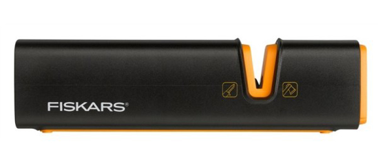 Prekės nuotrauka Galąstuvas kirviams ir peiliams Fiskars Xsharp 120740