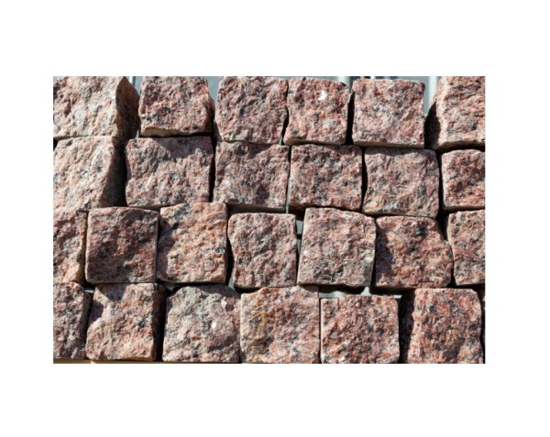 Prekės nuotrauka Trinkelė granitinė Lezniki, 100x100x50 mm, raudona  IŠPARDUOTA