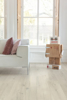 Prekės nuotrauka Vinilinės grindys Quick-Step, Cotton ąžuolas baltai rusvas, AVMPU40200, 1494x209x5+1mm, 33 klasė, su užraktu ir su paklotu, Bloom kolekcija