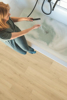 Prekės nuotrauka Vinilinės grindys Quick-Step, Šukuotas ąžuolas rusvas, AVMPU40319, 1494x209x5+1mm, 33 klasė, su užraktu ir su paklotu, Bloom kolekcija