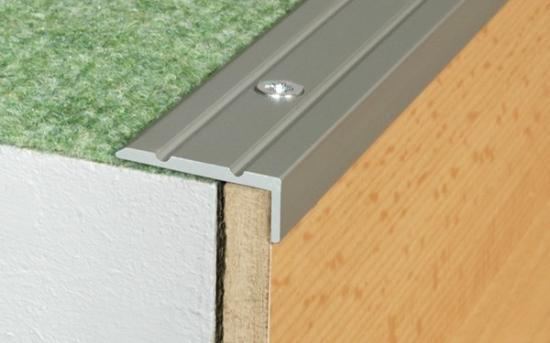 Prekės „Profilis laiptams A31-00 aukso spalvos imitacija 25 x 10 mm 2,7 m“ paveikslėlis