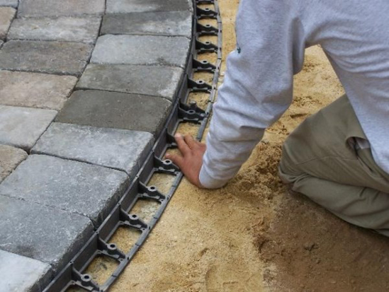 Prekės nuotrauka Plastikinis vejos, trinkelių bortas atskyrimui - 45 mm, juodas, 1 metras