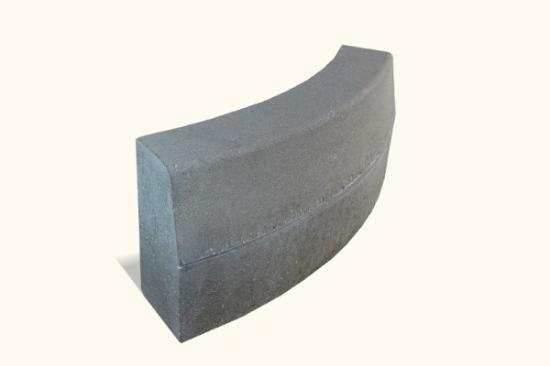 Prekės „Bordiūras gatvės betoninis lenktas R1 GB 5-30-4 150 x 300 x 780 mm lenkimo spindulys 1 m“ paveikslėlis