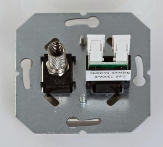Prekės „Kištukinis kompiuterio ir telefono lizdas be rėmelio ITKL-001-01 Epsilon Black juodos spalvos Liregus“ paveikslėlis