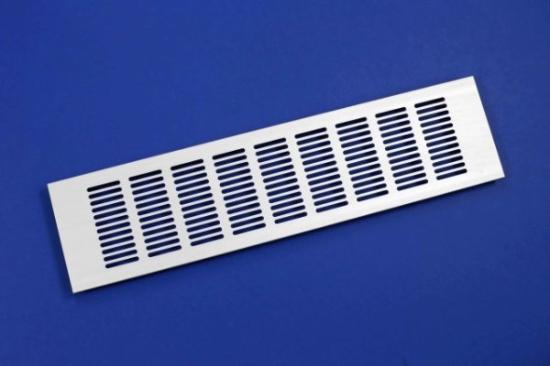 Prekės „Grotelės ventiliacinės aliuminės 100 x 500 mm baltos spalvos Europlast“ paveikslėlis