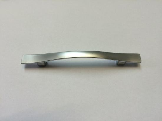 Prekės „Rankena baldinė UN0608 96 mm matinė chromuota“ paveikslėlis