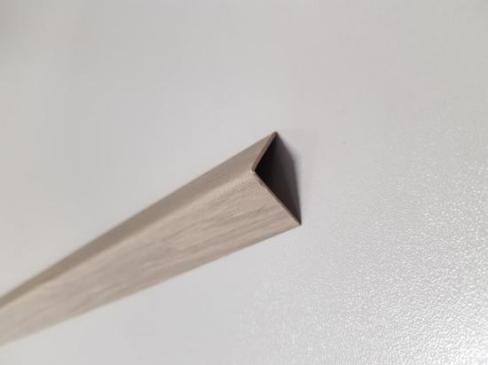 Prekės „Kampas PVC apdailai išorinis Havana Ąžuolas 20 x 20 mm 2,75 m“ paveikslėlis