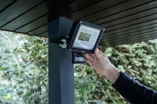 Prekės „Prožektorius LED + PIR120 30W 6500K IP44 JARO Brennenstuhl“ paveikslėlis
