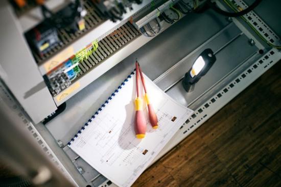 Prekės „Žibintuvėlis LED akumuliatorinis HL200A Brennenstuhl“ paveikslėlis