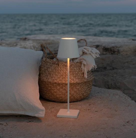 Prekės „Įkraunamas LED stalinis šviestuvas, 3.5W, 400lm, šiltai balta 3000K, baltos spalvos“ paveikslėlis