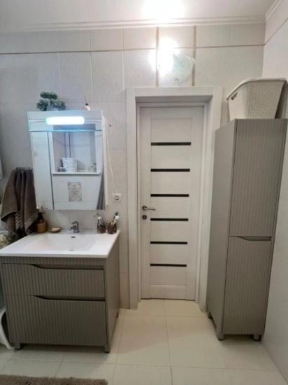 Prekės „Vonios spintelė Florence PPN-35, smėlio spalvos, dešinė“ paveikslėlis