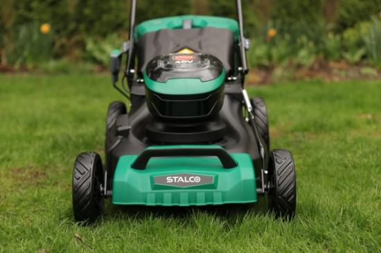Prekės „Vejapjovė akum.2x8Ah 46cm Stalco“ paveikslėlis