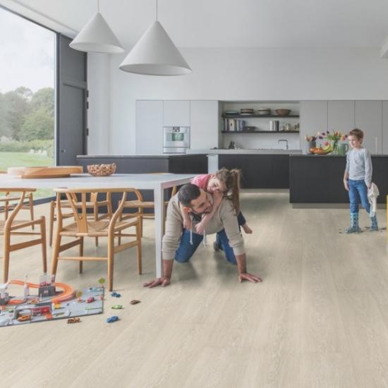 Prekės „Laminuotos grindys Quick-Step, Ąžuolas Šviesios smėlio spalvos "VALLEY", MJ3554, 2050x240x9,5mm, 32 klasė, Majestic HydroSeal  kolekcija“ paveikslėlis