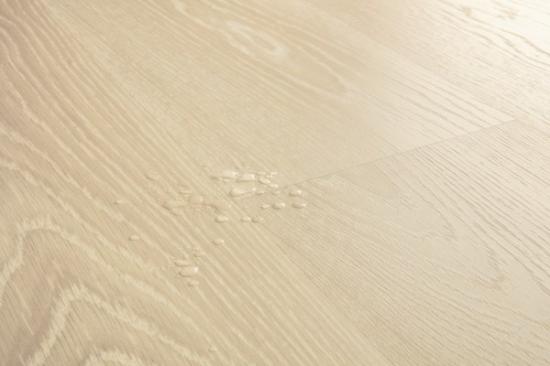 Prekės „Laminuotos grindys Quick-Step, rusvas ąžuolas Frosty, CLM5799, 1200x190x8 mm, 32 klasė, Classic HydroSeal kolekcija“ paveikslėlis