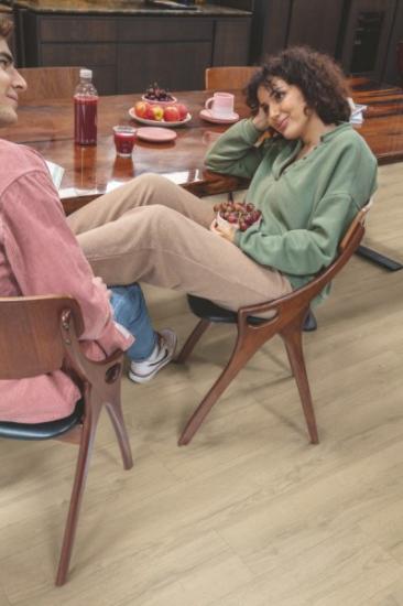Prekės „Laminuotos grindys Quick-Step, pilkšvas ąžuolas Sandy, CLM5791, 1200x190x8 mm, 32 klasė, Classic HydroSeal kolekcija“ paveikslėlis