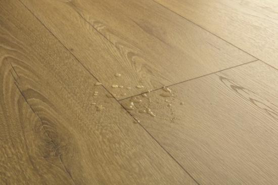 Prekės „Laminuotos grindys Quick-Step, rudas ąžuolas Honey, CLM5792, 1200x190x8 mm, 32 klasė, Classic HydroSeal kolekcija“ paveikslėlis