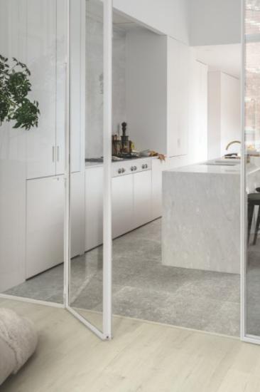 Prekės „Laminuotos grindys Quick-Step, Dusky bluestone, MUS5485, 1200x396x8mm, 32 klasė, Muse HydroSeal kolekcija“ paveikslėlis