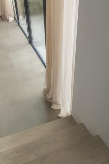 Prekės „Laminuotos grindys Quick-Step, Pilkas betonas, MUS5488, 1200x396x8mm, 32 klasė, Muse HydroSeal kolekcija“ paveikslėlis