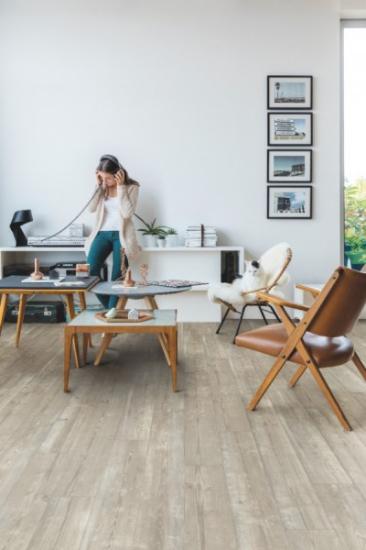 Prekės „Vinilinės grindys Quick-Step, Morning Mist pušis, AVMPU40074, 1494x209x5+1mm, 33 klasė, su užraktu ir su paklotu, Bloom kolekcija“ paveikslėlis