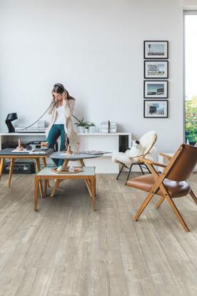 Prekės „Vinilinės grindys Quick-Step, Morning Mist pušis, AVMPU40074, 1494x209x5+1mm, 33 klasė, su užraktu ir su paklotu, Bloom kolekcija“ paveikslėlis