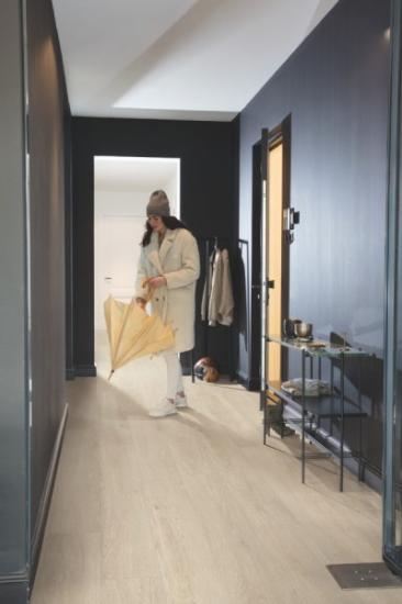 Prekės „Vinilinės grindys Quick-Step, See breeze ąžuolas gelsvas, AVMPU40080, 1494x209x5+1mm, 33 klasė, su užraktu ir su paklotu, Bloom kolekcija“ paveikslėlis