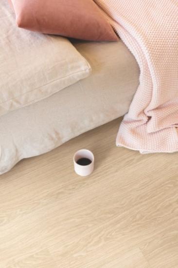 Prekės „Vinilinės grindys Quick-Step, Pure ąžuolas rusvas, AVMPU40097, 1494x209x5+1mm, 33 klasė, su užraktu ir su paklotu, Bloom kolekcija“ paveikslėlis