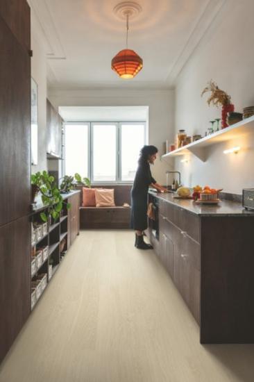 Prekės „Vinilinės grindys Quick-Step, Pure ąžuolas polar, AVMPU40099, 1494x209x5+1mm, 33 klasė, su užraktu ir su paklotu, Bloom kolekcija“ paveikslėlis