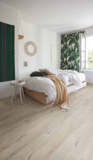 Prekės „Vinilinės grindys Quick-Step, Cotton ąžuolas baltai rusvas, AVMPU40200, 1494x209x5+1mm, 33 klasė, su užraktu ir su paklotu, Bloom kolekcija“ paveikslėlis