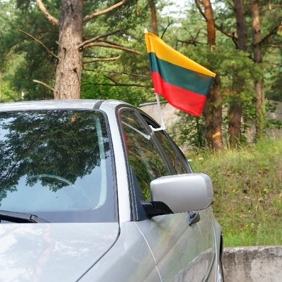 Prekės „Vėliavėlė Lietuvos trispalvė automobilinė 30x50“ paveikslėlis