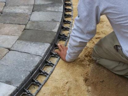 Prekės „Plastikinis vejos, trinkelių bortas atskyrimui - 45 mm, juodas, 1 metras“ paveikslėlis