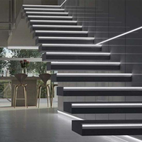 Prekės „Profilis, aliuminis anoduotas sidabrinis su LED, h 43,5 mm, L 2,7 m“ paveikslėlis
