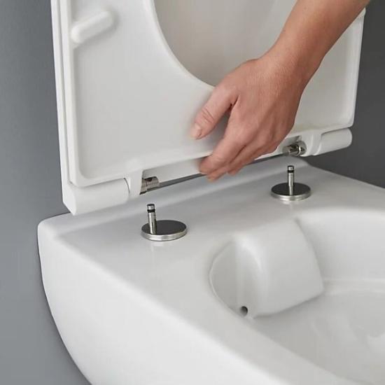 Prekės „Pakabinamas unitazas CAVALLY Rimless, su lėtai nusileidžiančiu dangčiu“ paveikslėlis