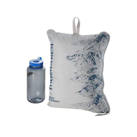 Prekės „Kelioninė antklodė Therm-a-Rest Argo Blanket - Pilka su kalnais“ paveikslėlis
