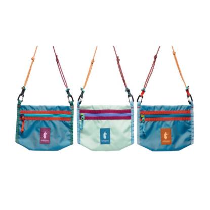 Prekės „Kelioninė rankinė Cotopaxi Lista 2L Crossbody Bag - Įvairių spalvų“ paveikslėlis
