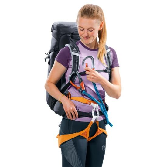 Prekės „Moteriška turistinė kuprinė Deuter Trail 28 SL - Juoda“ paveikslėlis
