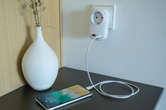 Prekės „Adapteris įkrovimo 1xUSB-C+1xUSB-A Brennenstuhl“ paveikslėlis