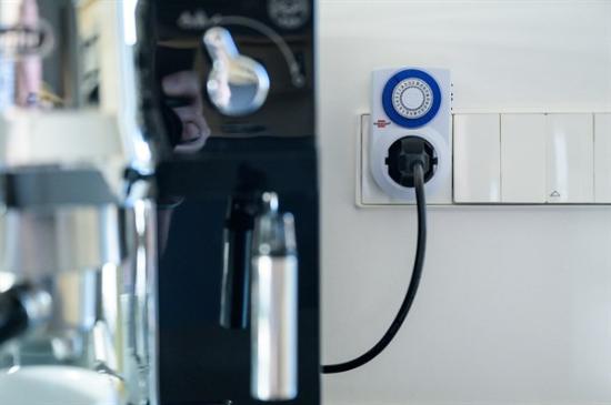 Prekės „Mechaninis laikmatis 24 val. MMZ 20 IP20 automatiniam elektros prietaisų įjungimui ir išjungimui, baltas Brennenstuhl“ paveikslėlis